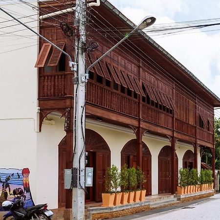 Treetop - Fong Lee Cc Lampang Walking Street Exterior photo